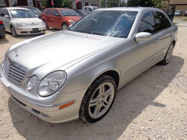 Mercedes-Benz E-Class 2003 photo 26