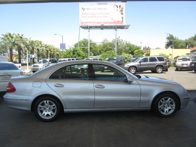 Mercedes-Benz E-Class 2003 photo 1