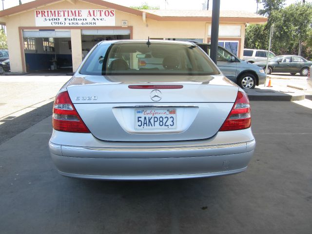 Mercedes-Benz E-Class 2003 photo 4