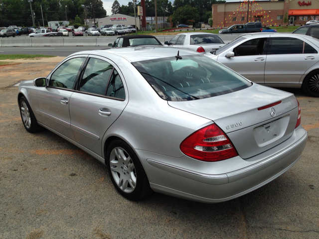 Mercedes-Benz E-Class 2003 photo 3