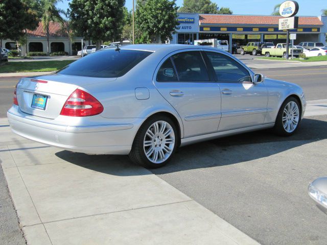 Mercedes-Benz E-Class 2003 photo 3