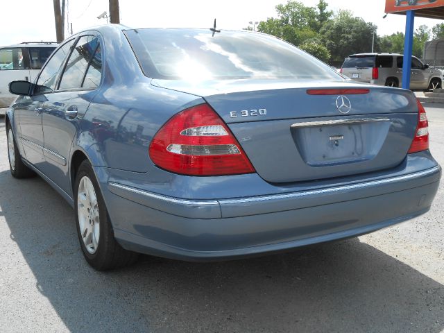 Mercedes-Benz E-Class 2003 photo 2