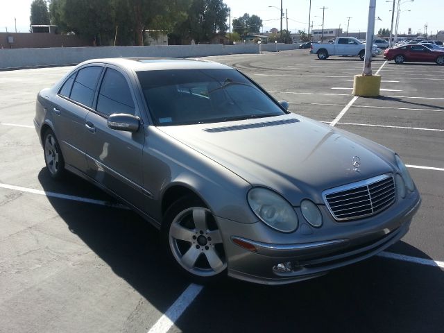 Mercedes-Benz E-Class 2003 photo 2