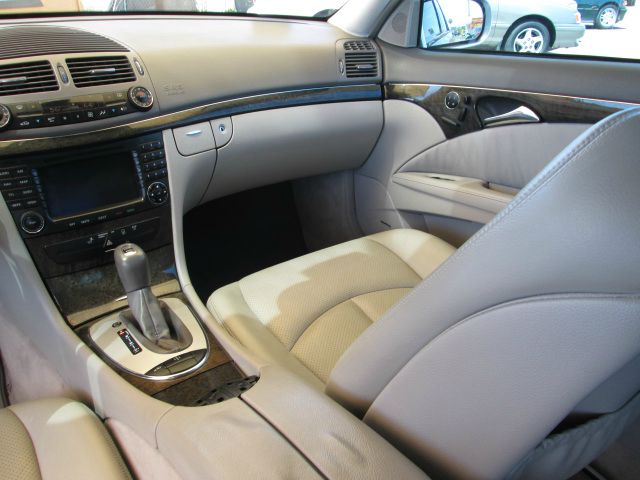 Mercedes-Benz E-Class 2004 photo 6