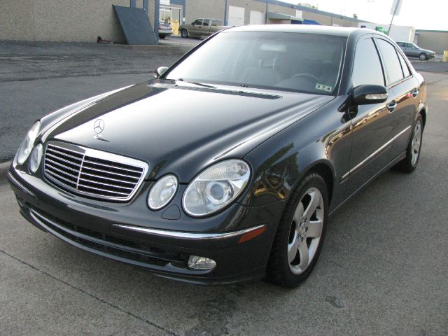 Mercedes-Benz E-Class 2004 photo 1