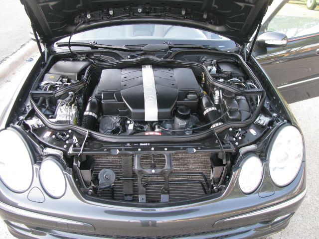 Mercedes-Benz E-Class 2004 photo 11