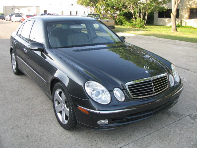 Mercedes-Benz E-Class 2004 photo 8