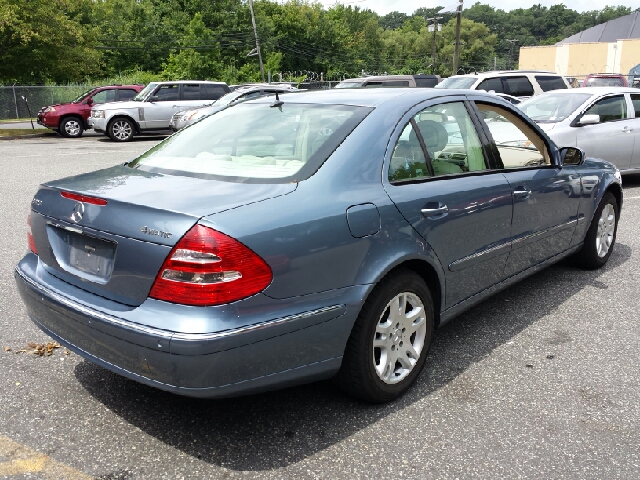 Mercedes-Benz E-Class 2004 photo 3