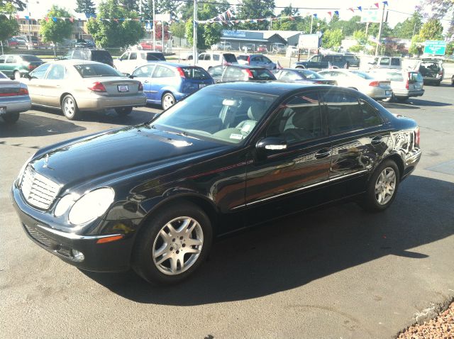 Mercedes-Benz E-Class 2004 photo 10