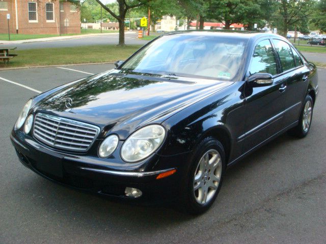 Mercedes-Benz E-Class 2004 photo 4