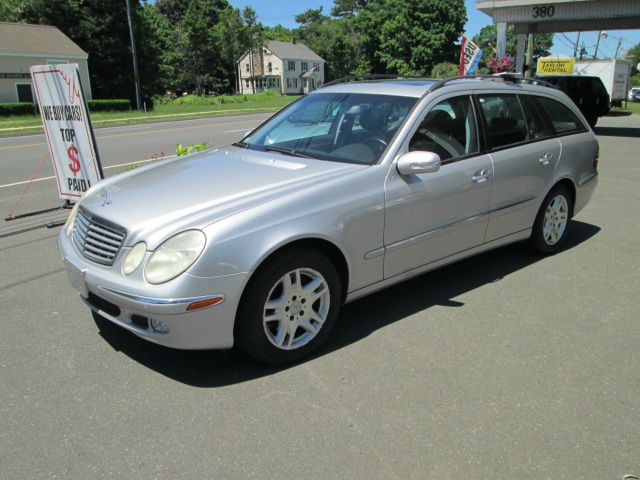 Mercedes-Benz E-Class 2004 photo 12