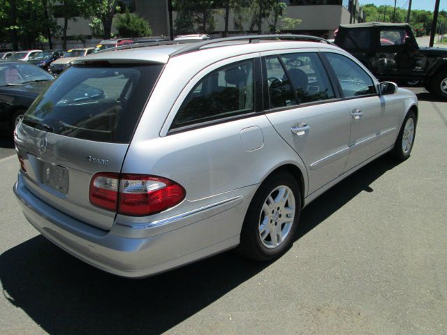 Mercedes-Benz E-Class 2004 photo 7