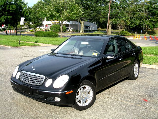 Mercedes-Benz E-Class Technology Package Sedan