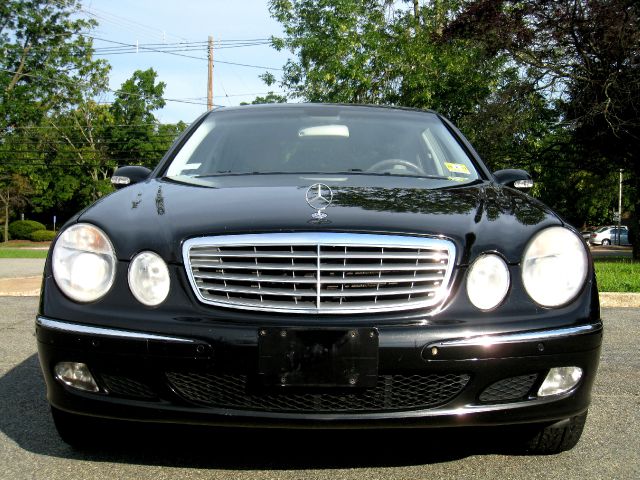 Mercedes-Benz E-Class 2004 photo 4