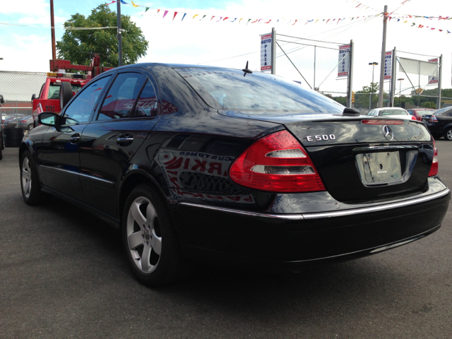 Mercedes-Benz E-Class 2004 photo 1