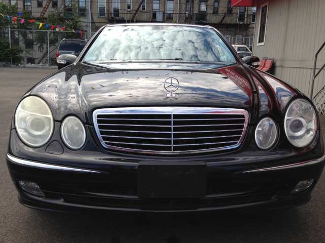 Mercedes-Benz E-Class 2004 photo 3