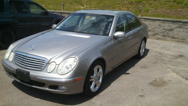 Mercedes-Benz E-Class 2004 photo 4