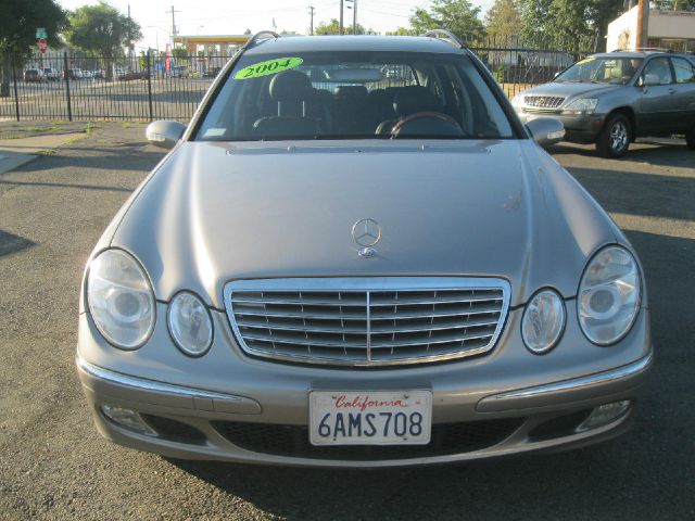 Mercedes-Benz E-Class 2004 photo 4