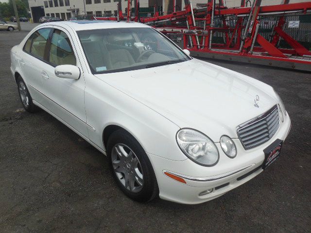 Mercedes-Benz E-Class 2004 photo 4