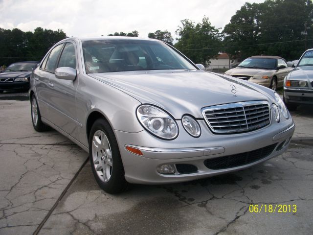 Mercedes-Benz E-Class 2004 photo 2