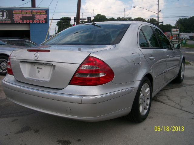 Mercedes-Benz E-Class 2004 photo 3