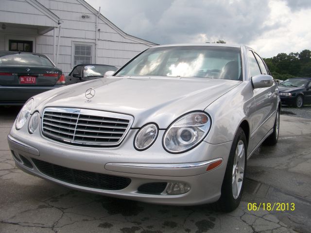 Mercedes-Benz E-Class 2004 photo 4