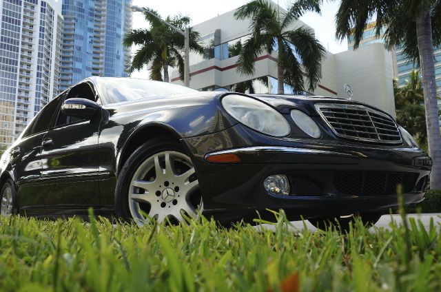 Mercedes-Benz E-Class 2004 photo 4