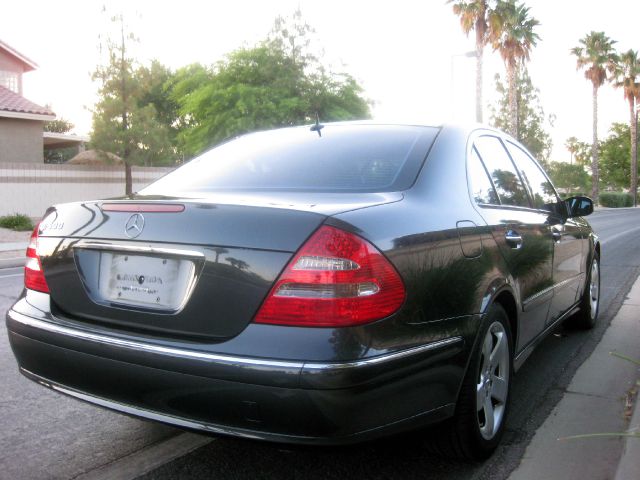 Mercedes-Benz E-Class 2004 photo 12