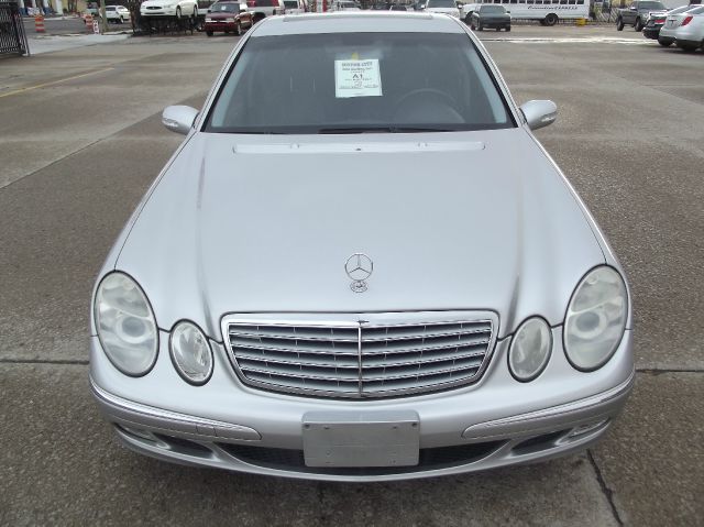 Mercedes-Benz E-Class 2004 photo 1