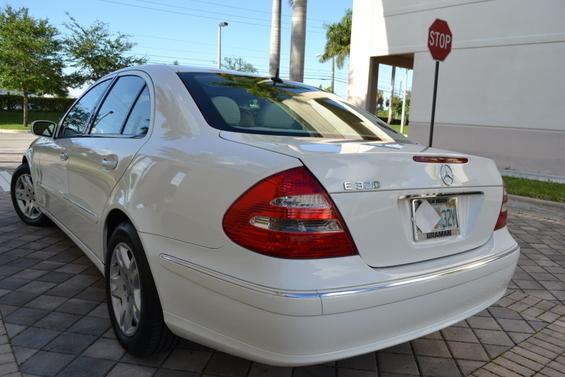 Mercedes-Benz E-Class 2004 photo 1