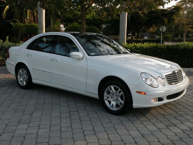 Mercedes-Benz E-Class Supercab FX4 Sedan