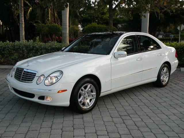 Mercedes-Benz E-Class 2004 photo 2