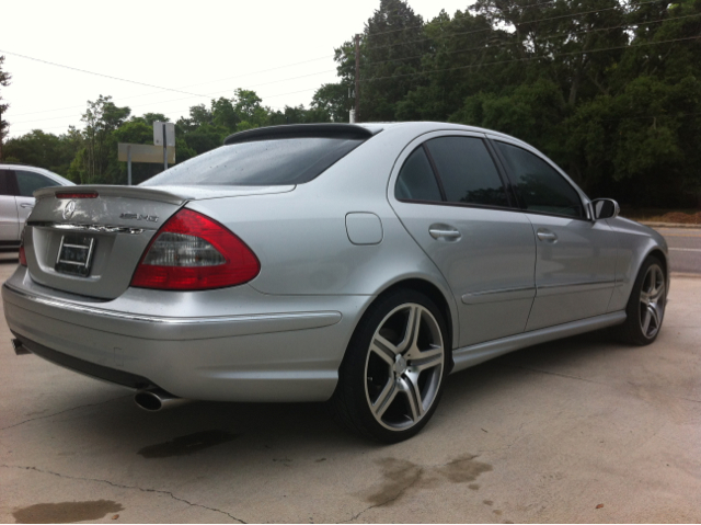 Mercedes-Benz E-Class 2004 photo 9