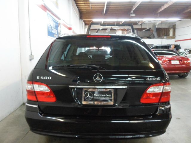 Mercedes-Benz E-Class 2004 photo 18