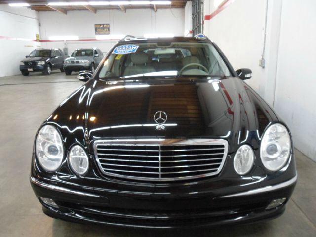 Mercedes-Benz E-Class 2004 photo 6