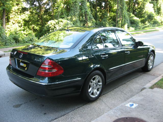 Mercedes-Benz E-Class 2004 photo 1