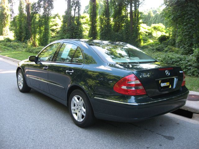 Mercedes-Benz E-Class 2004 photo 3