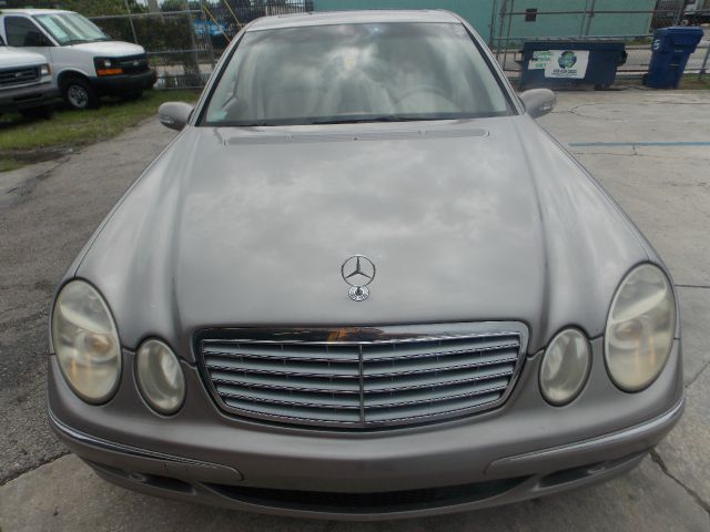 Mercedes-Benz E-Class 2004 photo 13