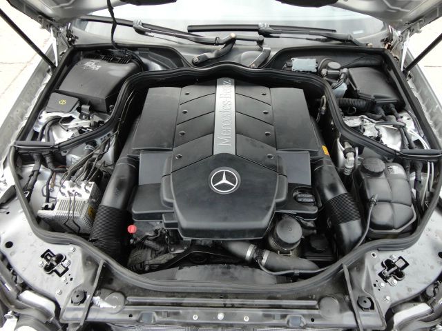 Mercedes-Benz E-Class 2004 photo 2