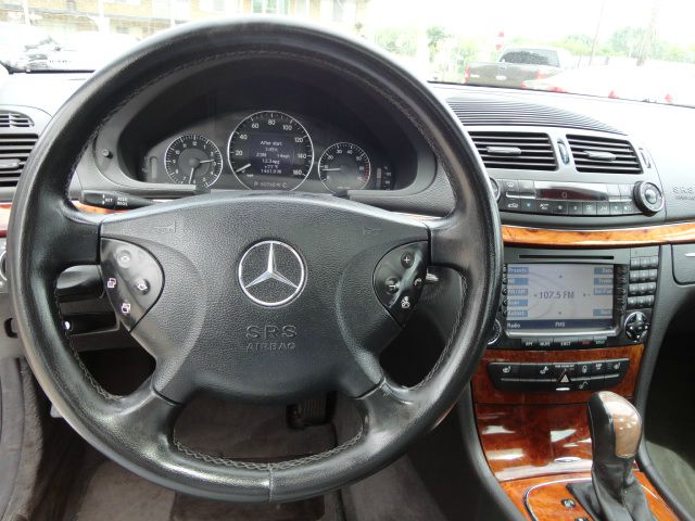 Mercedes-Benz E-Class 2004 photo 31