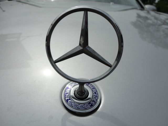 Mercedes-Benz E-Class 2004 photo 36