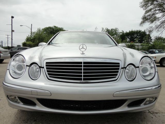 Mercedes-Benz E-Class 2004 photo 40