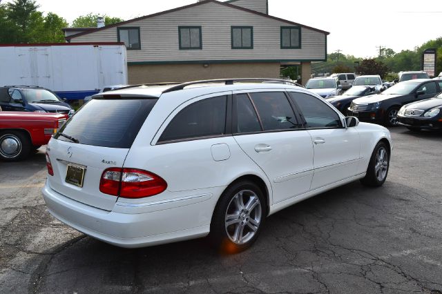 Mercedes-Benz E-Class 2004 photo 6