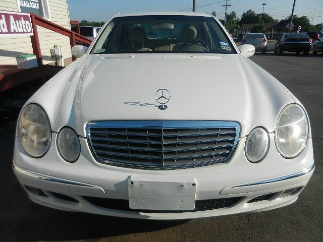 Mercedes-Benz E-Class 2004 photo 1