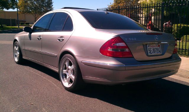 Mercedes-Benz E-Class 2004 photo 3