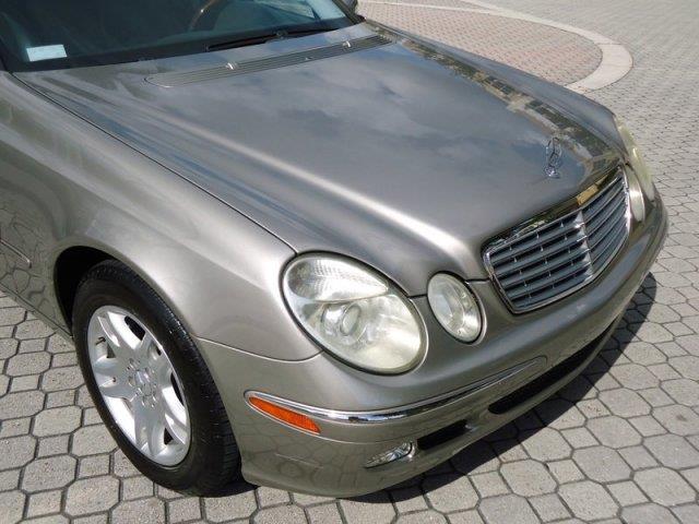 Mercedes-Benz E-Class 2004 photo 12