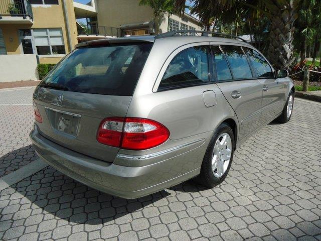 Mercedes-Benz E-Class 2004 photo 13