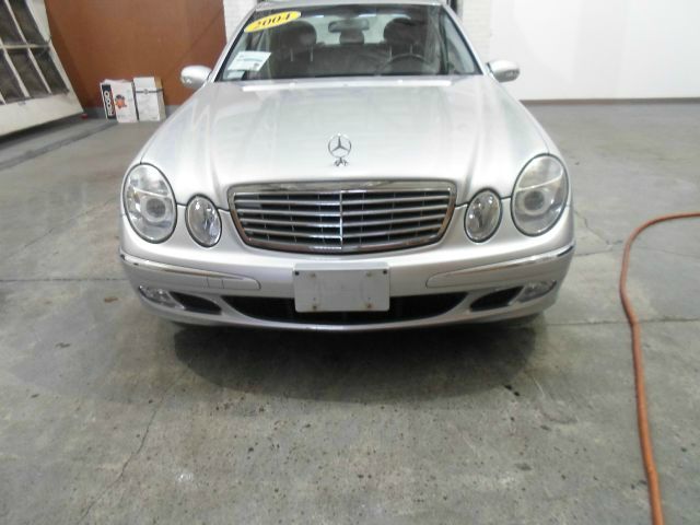 Mercedes-Benz E-Class 2004 photo 1