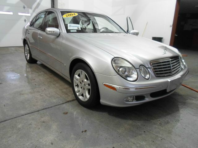 Mercedes-Benz E-Class 2004 photo 4