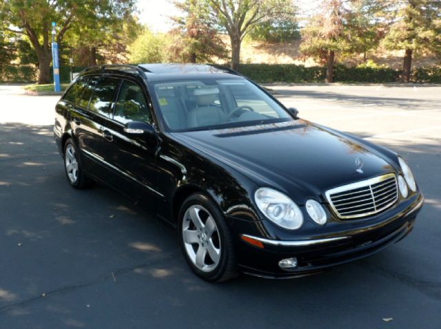 Mercedes-Benz E-Class 2004 photo 4